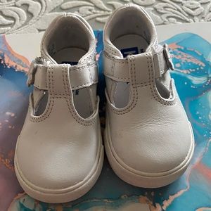Like new Condition. 4wide Daphne keds .